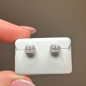 NEW - 1CTW Moissanite Diamond Sterling Silver Square Stud Earrings